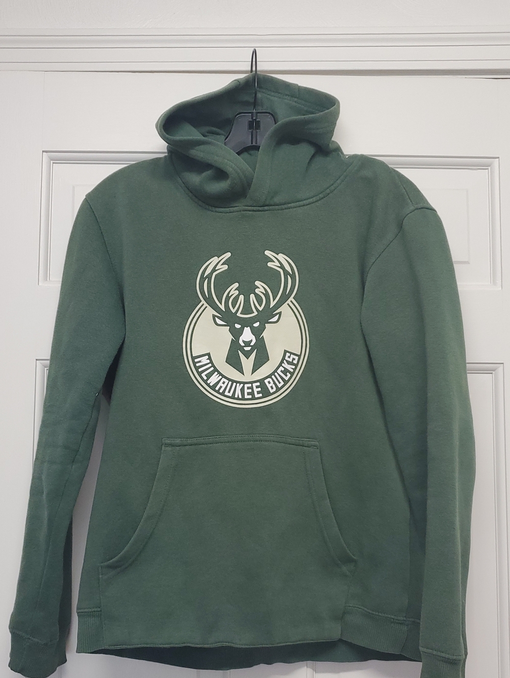 MILWAUKEE BUCKS Kids Pullover Hoodie Size Large
